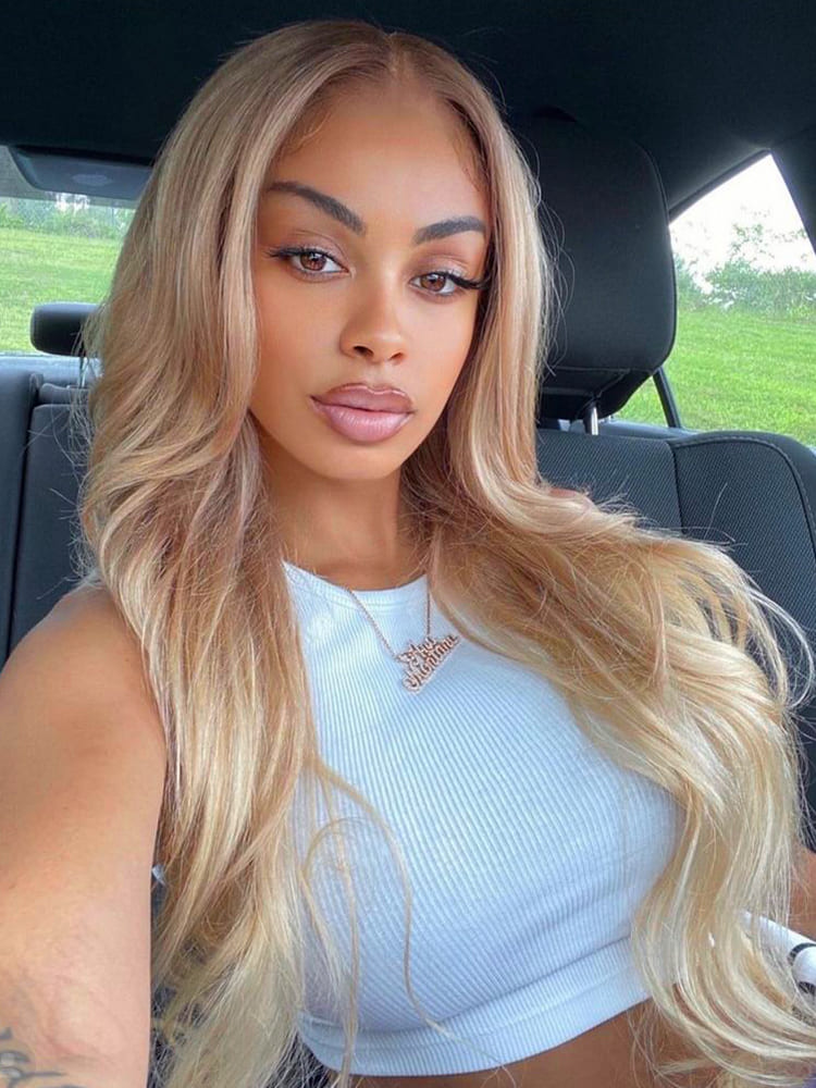 Bouncy Champagne Blonde Body Wave Wigs